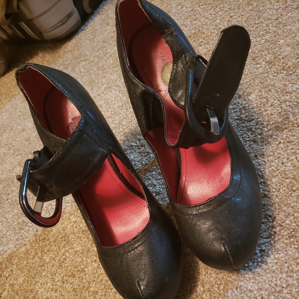 Shoes - Picture 3 of 3